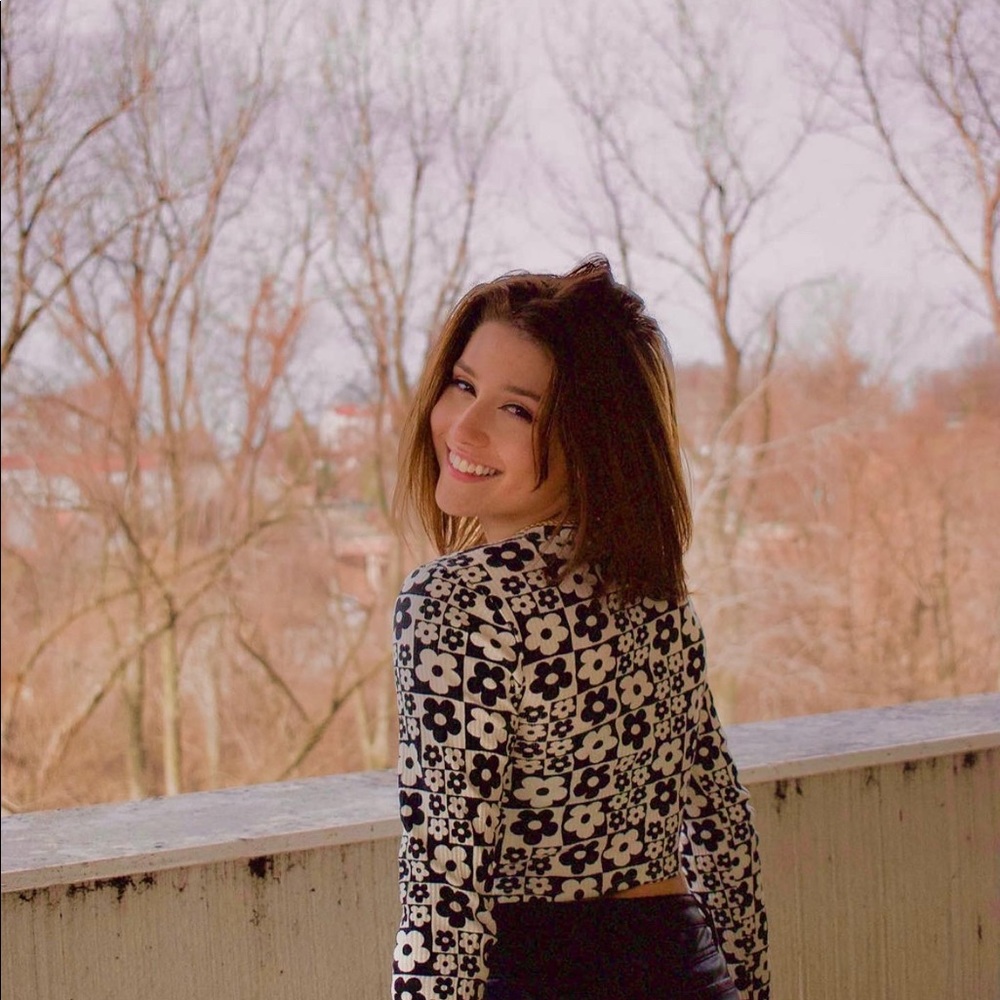 Meet your Posher, Kenzie